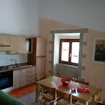 Residenza Agrituristica Santa Lucia Con Piscina Appartement