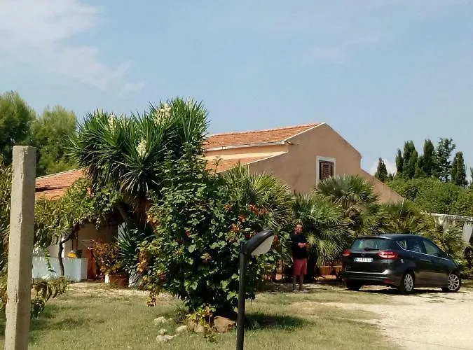 Lejlighed Residenza Agrituristica Santa Lucia Con Piscina *