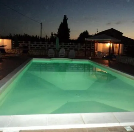아파트 Residenza Agrituristica Santa Lucia Con Piscina *